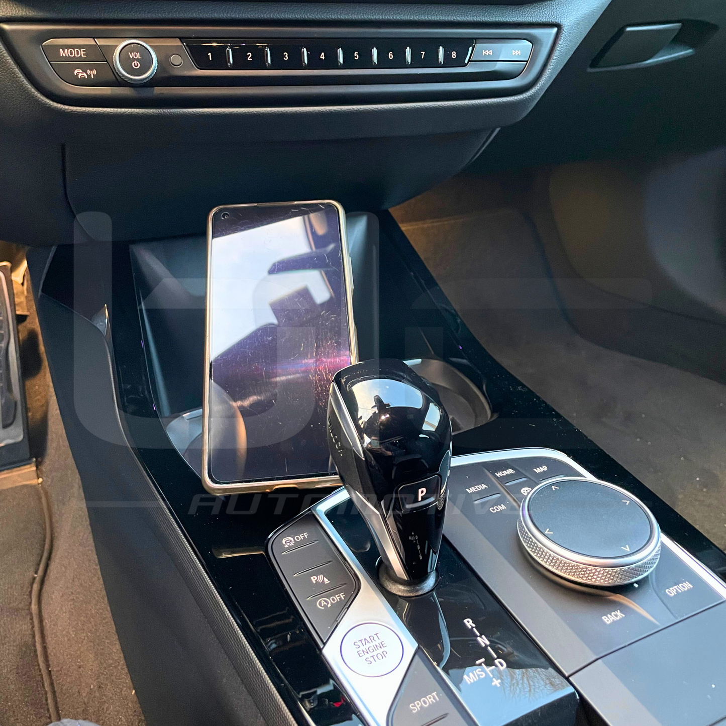 PHONE HOLDER WITH INTEGRATED WIRELESS CHARGING - BMW F40/F44 (2019-2024)