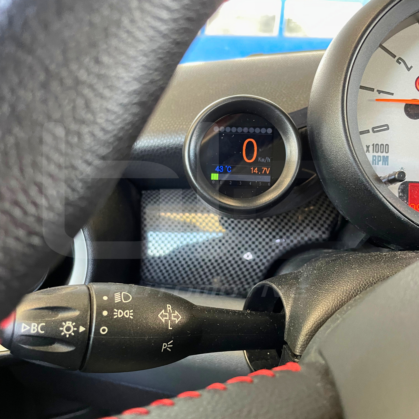 MULTIFUNCTION TOOL WITH INTEGRATED SUPPORT – MINI CLUBMAN R55 (2006 - 2014)