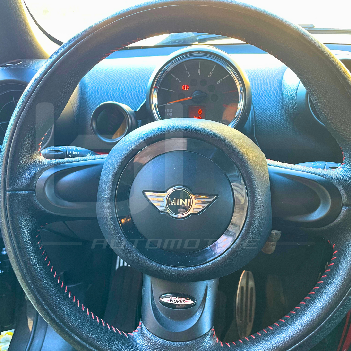 MULTIFUNCTION TOOL WITH INTEGRATED SUPPORT – MINI COUNTRYMAN/PACEMAN R60/R61 (2010 - 2017)
