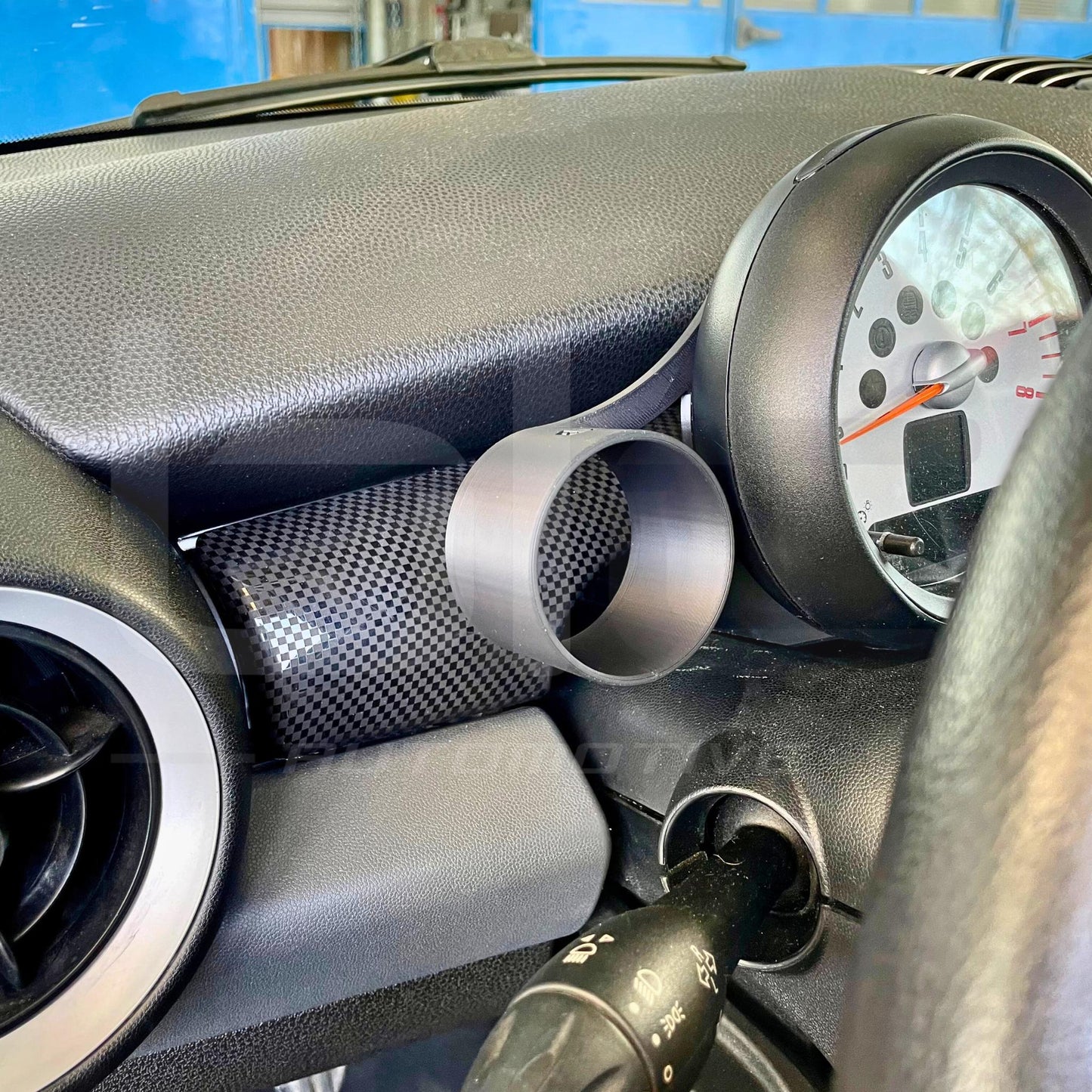 MULTIFUNCTION TOOL WITH INTEGRATED SUPPORT – MINI Rxx (2006 - 2015)